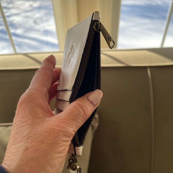 Patricia Nash White Key & Card Holder - Picture 5 of 8